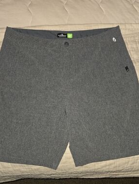 Quiksilver Men's Heather Gray Flat Front Boardshorts